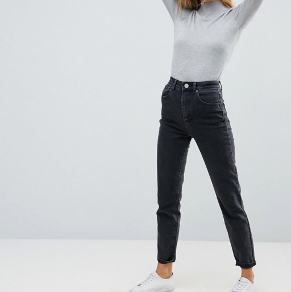 🚫 SOLD 🚫 ASOS DESIGN High Waist Mom Jeans 